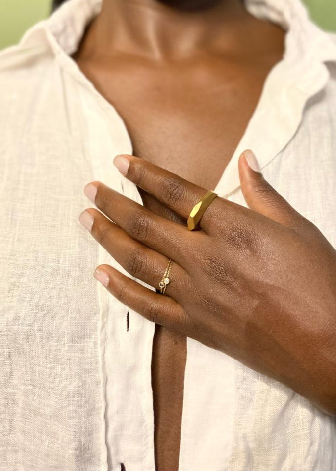 Anel Corrente Ponto de Luz em Ouro Amarelo 18k