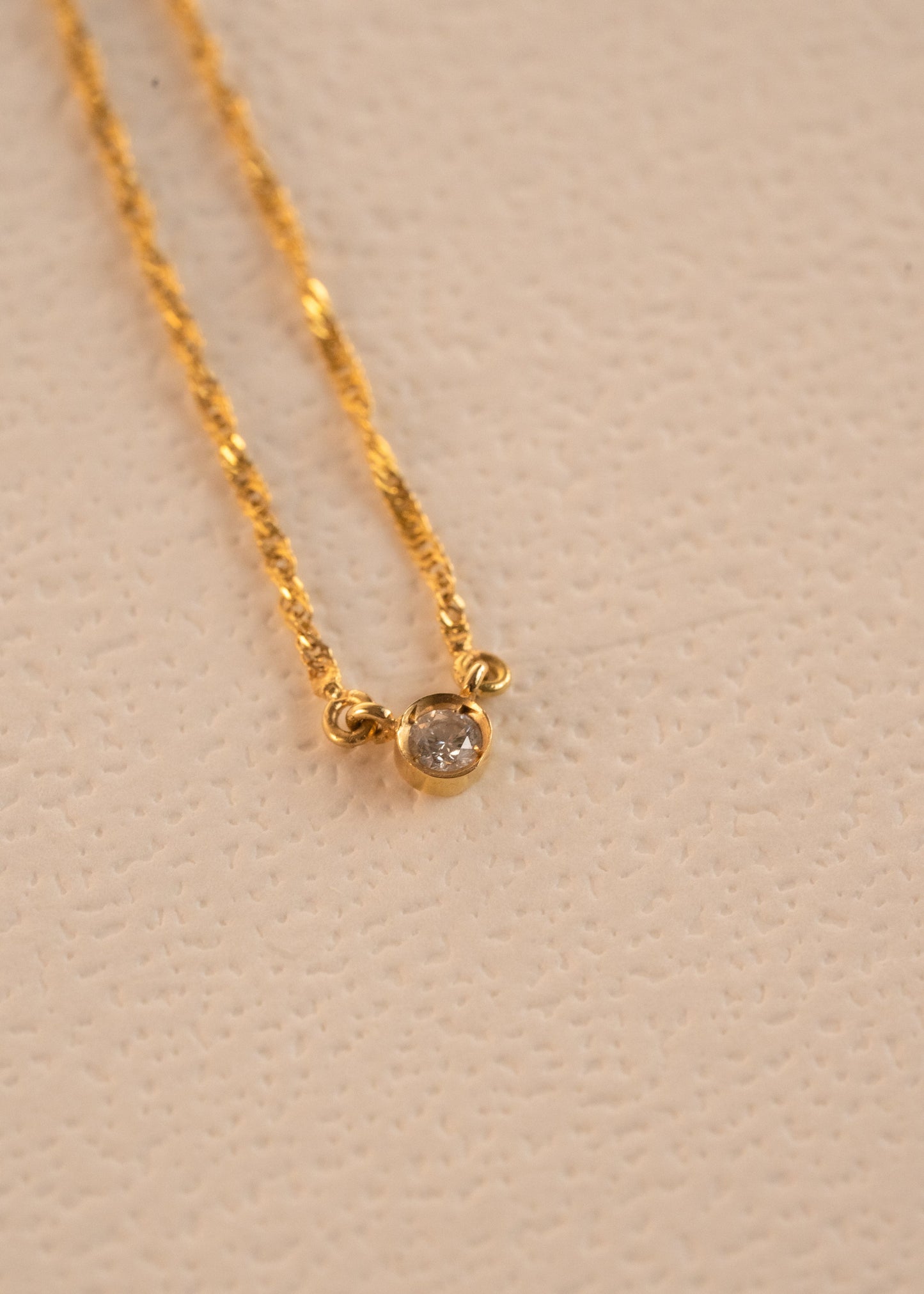 Choker Ponto de Luz em Ouro Amarelo 18k