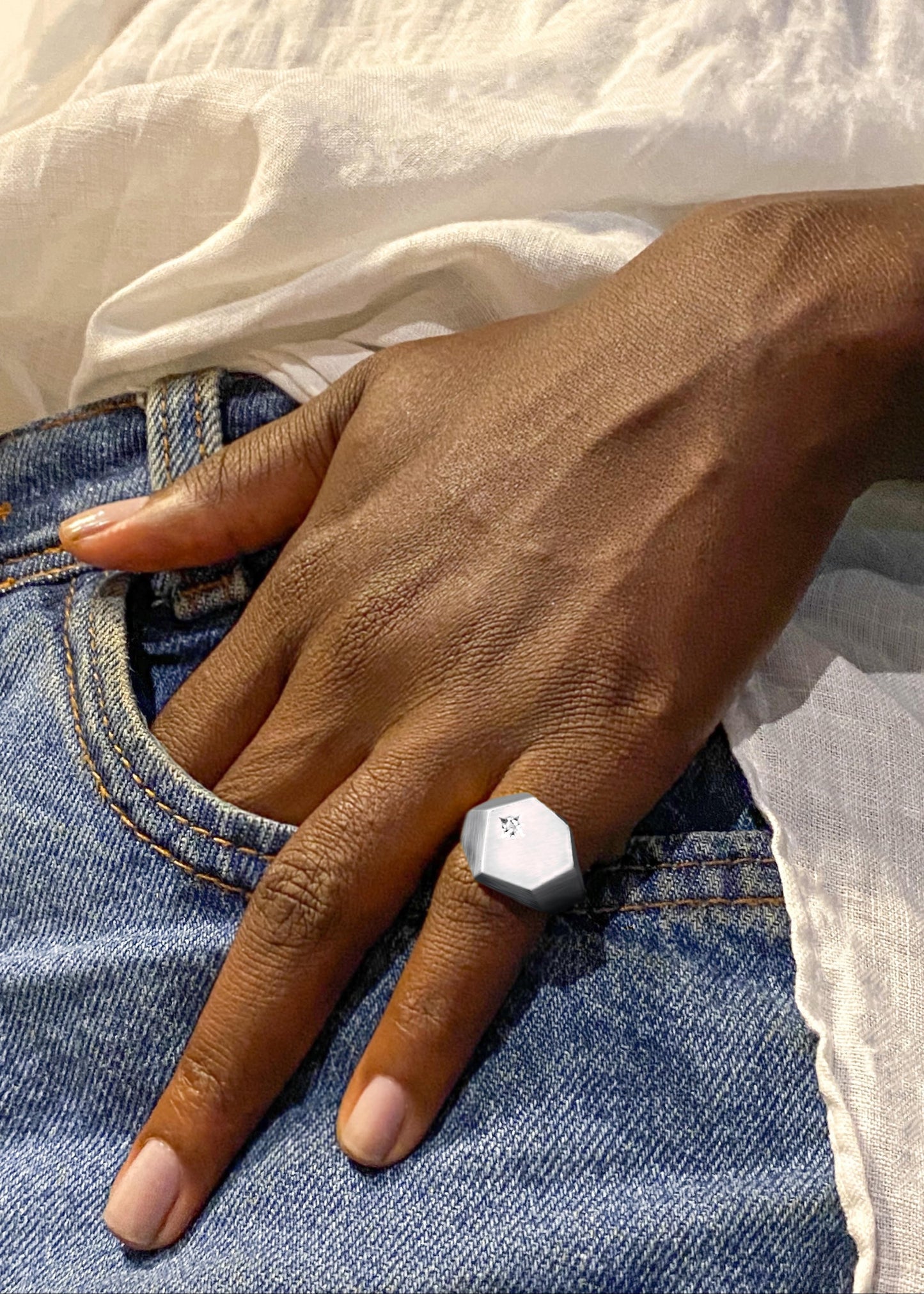 Anel Star em Ouro Branco 18k