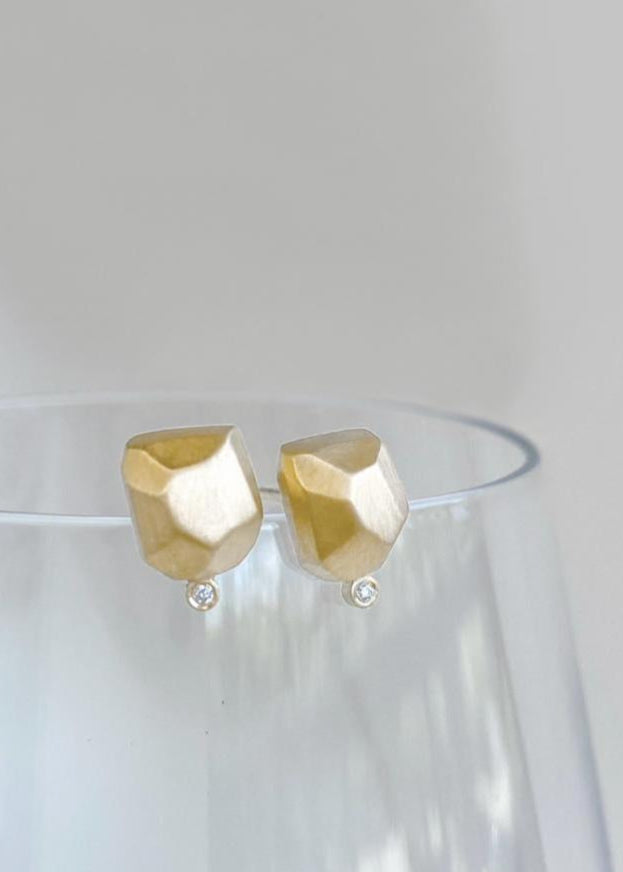 Brincos Pepita Ponto de Luz em Ouro Amarelo 18k