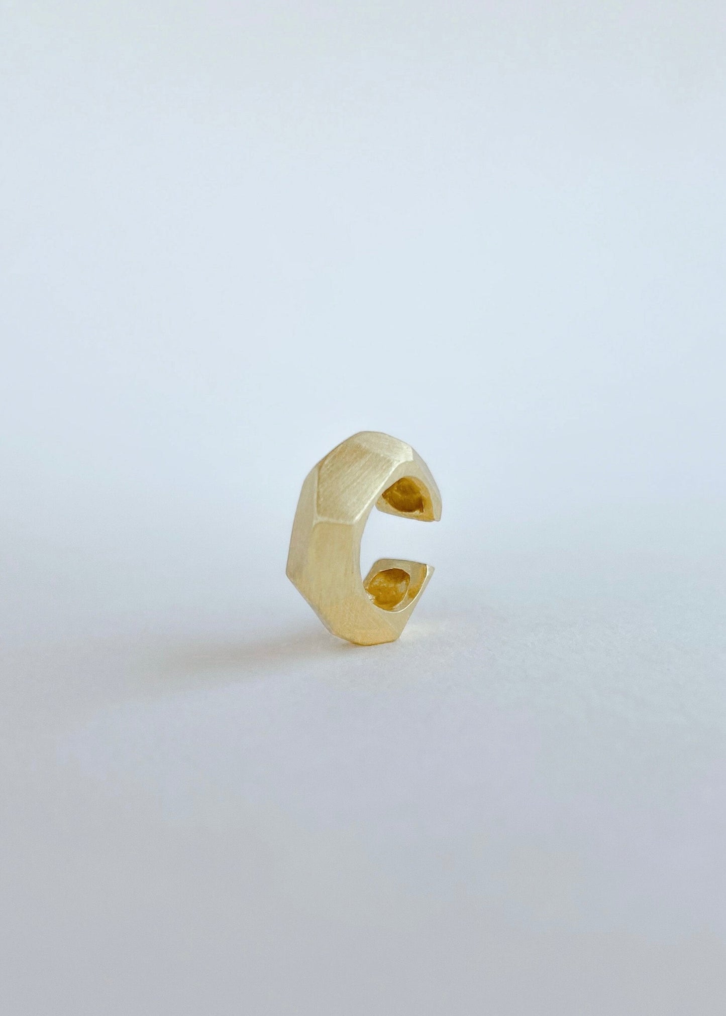 Piercing Facetado em Ouro Amarelo 18k