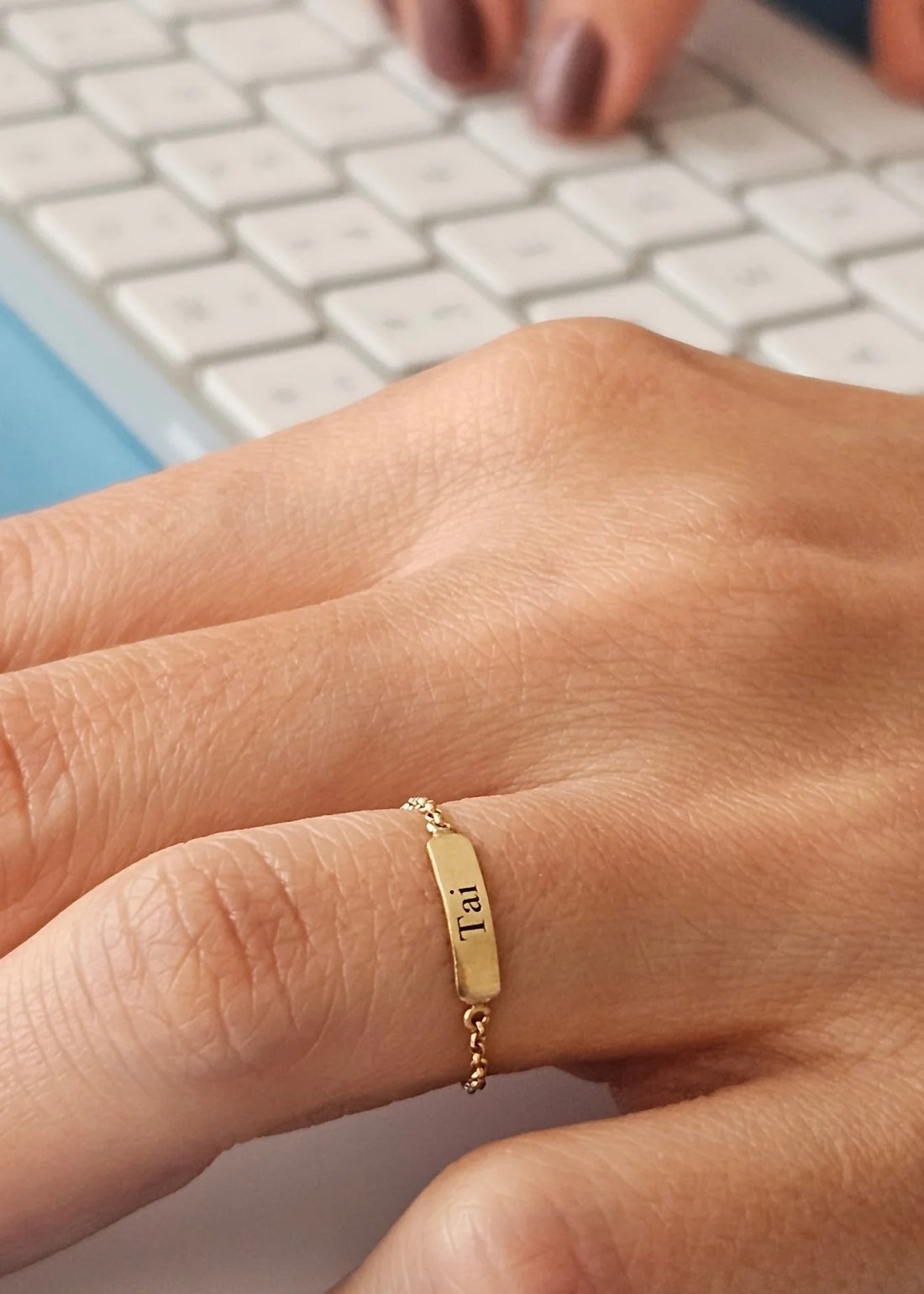 Anel Corrente Plaquinha em Ouro Amarelo 18k