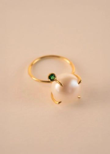 Anel Perla Esmeralda em Ouro Amarelo 18k