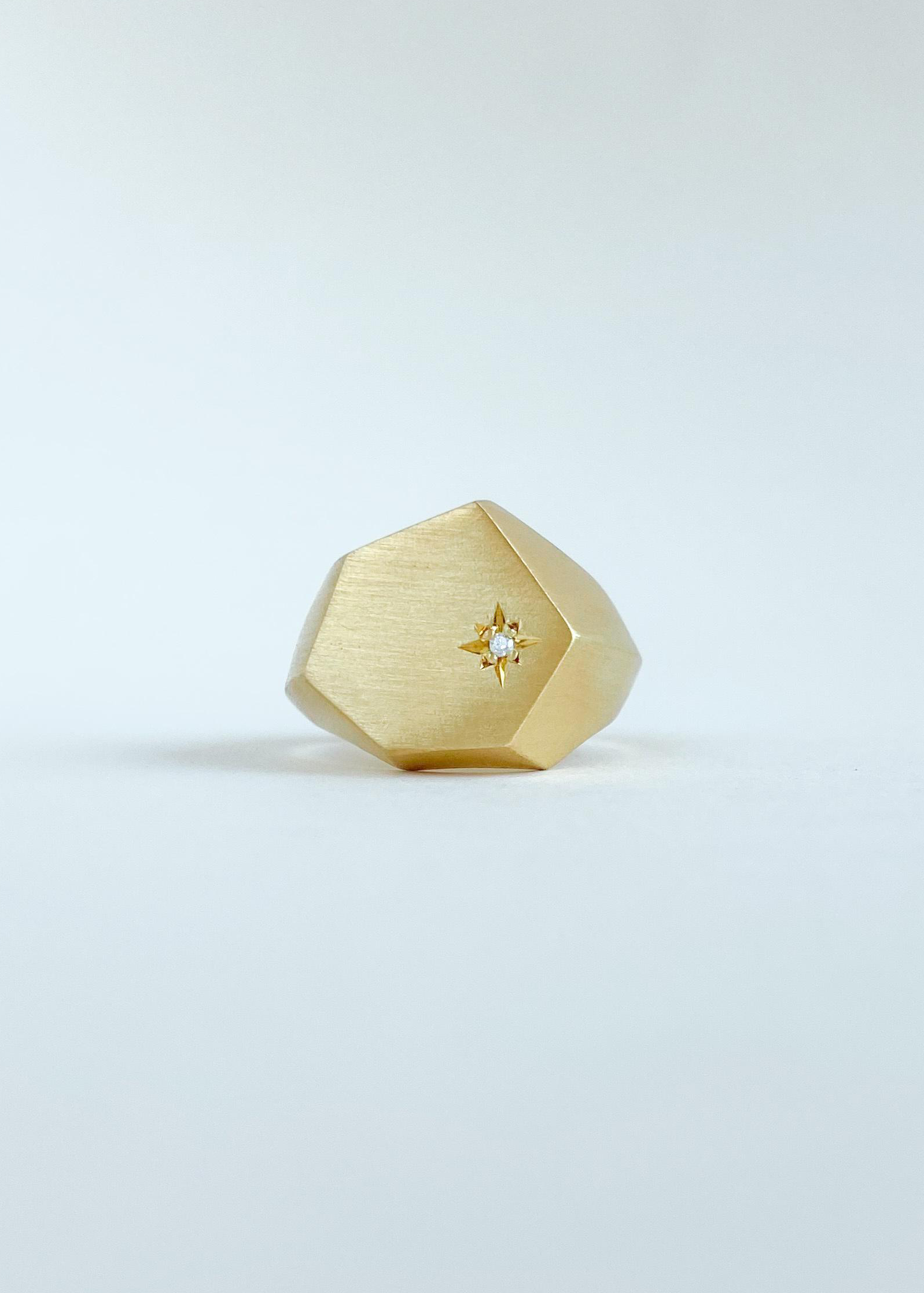 Anel Star em Ouro Amarelo 18k