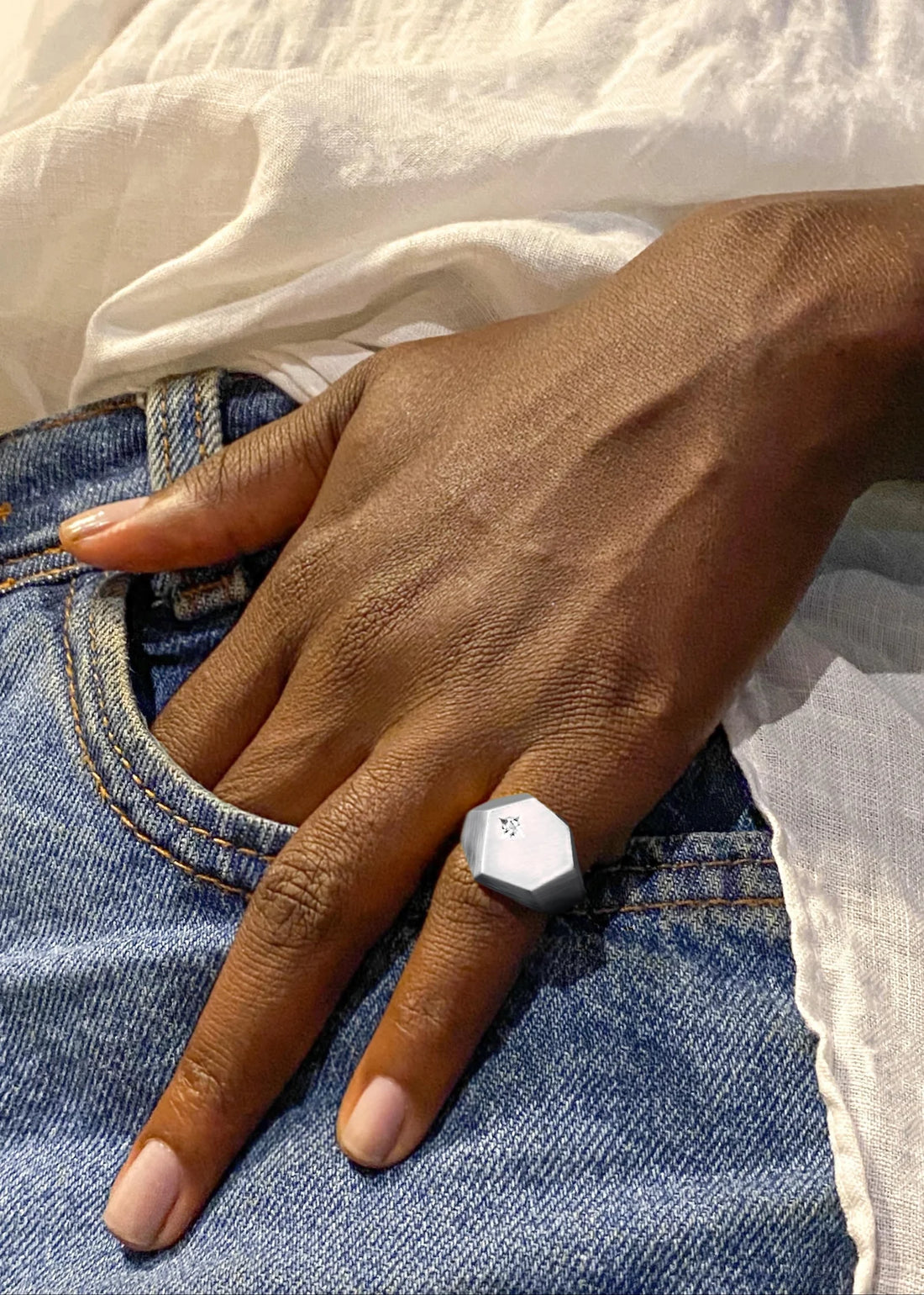 Anel Star em Ouro Branco 18k