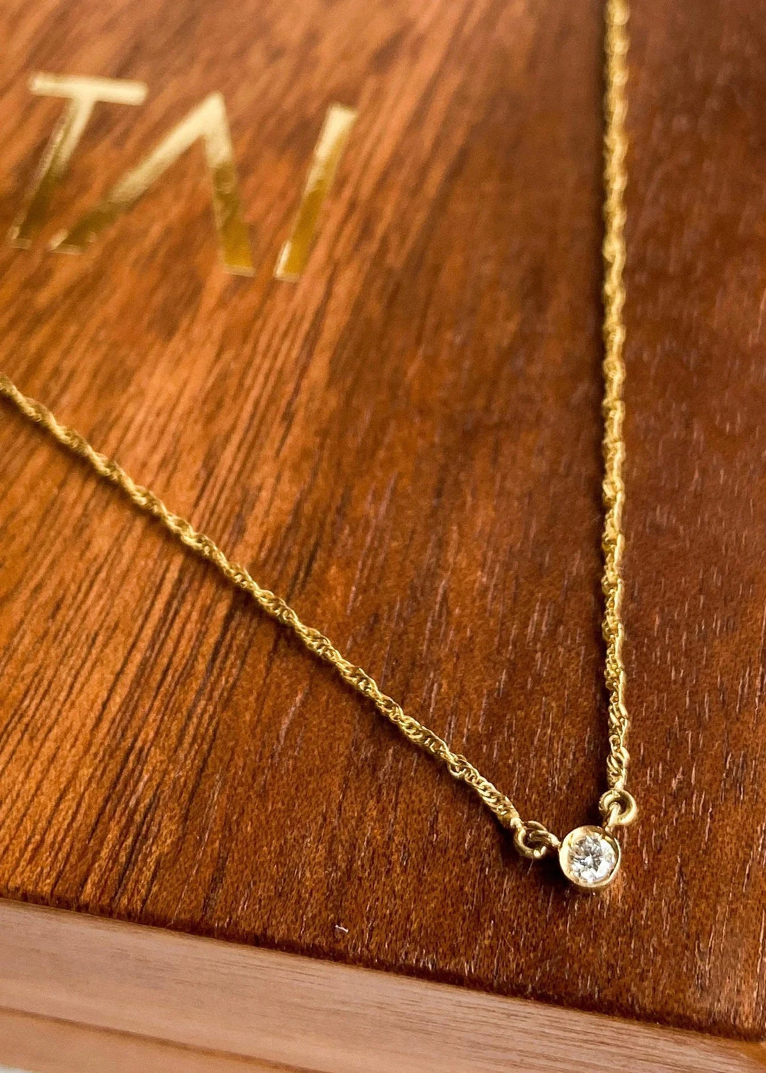 Choker Ponto de Luz em Ouro Amarelo 18k