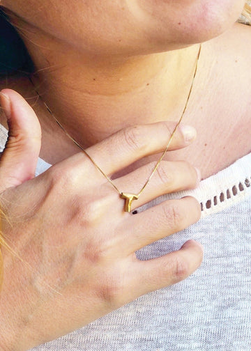 Colar Inicial Facetada em Ouro Amarelo 18k