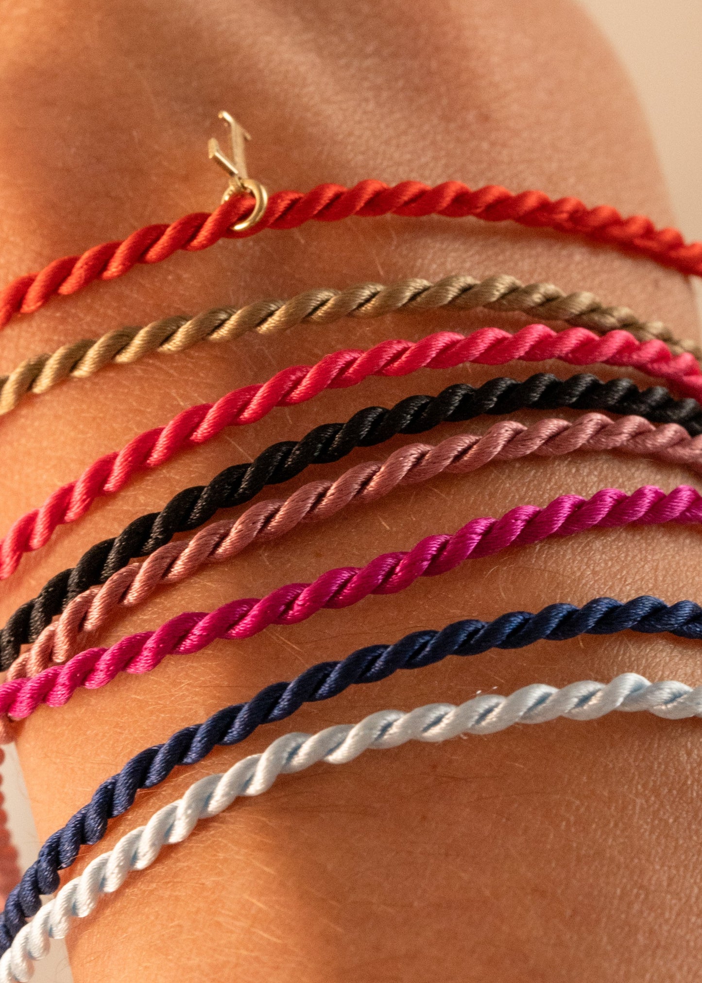 Pulseira Letter em Ouro Amarelo 18k