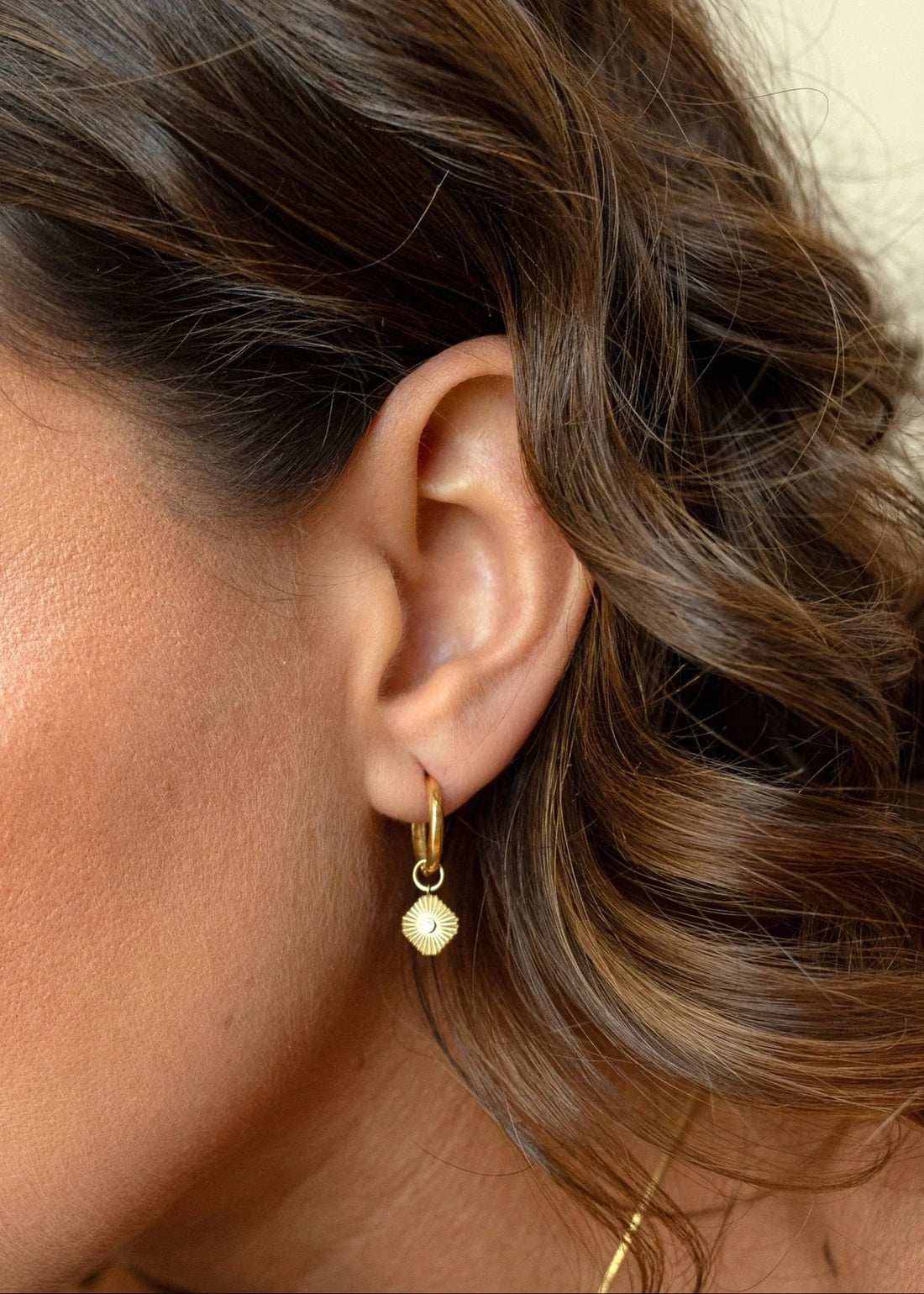 Pingente Stella Mini Para Argola em Ouro Amarelo 18k